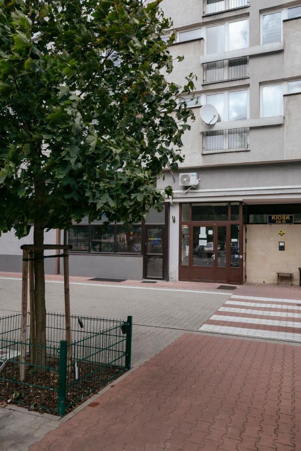 Przechodnia 2 Yellow - Biurko Oraz Wygodny Fotel Do Pracy - Better Rental ワルシャワ エクステリア 写真
